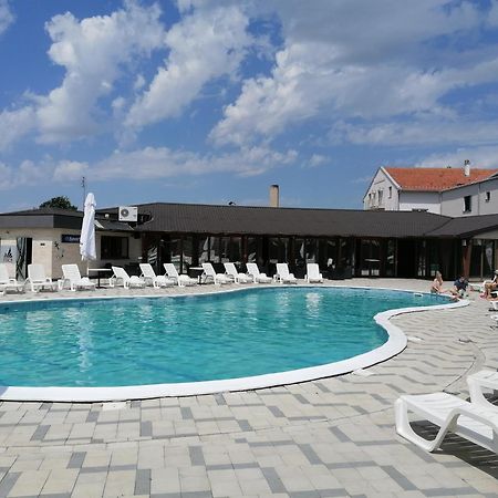 Hotel Euforia Lounge Šabac Extérieur photo